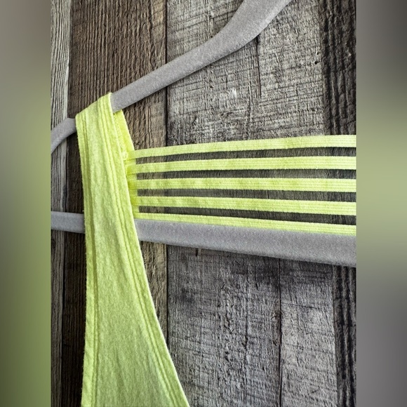 PINK Victoria’s Secret Bright Highlighter Yellow Tank Top Active Sz Large - Picture 5 of 7